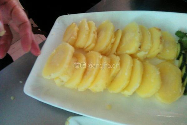 肉泥土豆饼的做法图解1