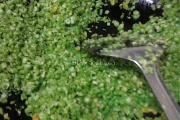 菜包子（芹菜.鸡蛋，豆角粉条）的做法图解4