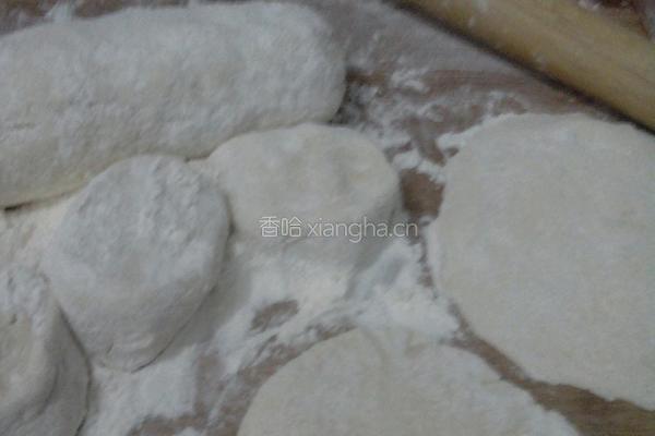 菜包子(芹菜.鸡蛋,豆角粉条)的做法图解6