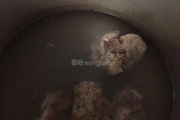 茶树菇筒骨汤的做法图解3