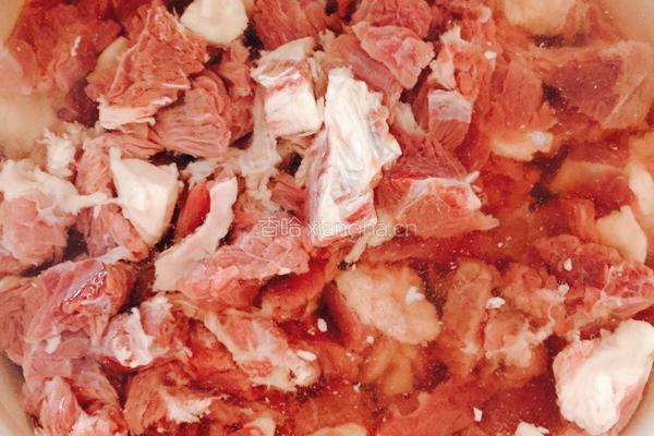 牛肉萝卜汤的做法图解2