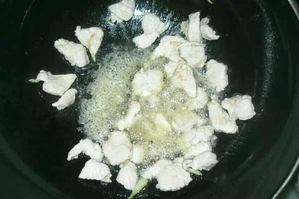 洋葱葱白炒肉片的做法图解3