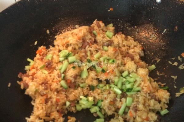 泡菜牛肉粒炒饭的做法图解5