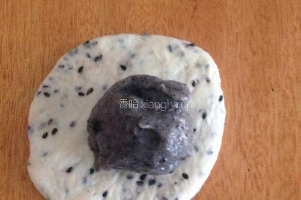 黑芝麻麻薯面包的做法图解8