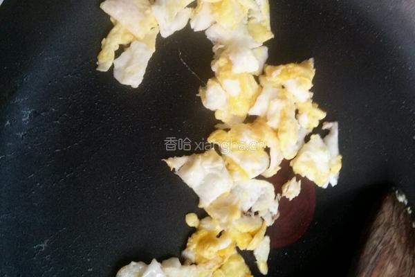 咖喱鲜鱿蛋炒饭的做法图解2