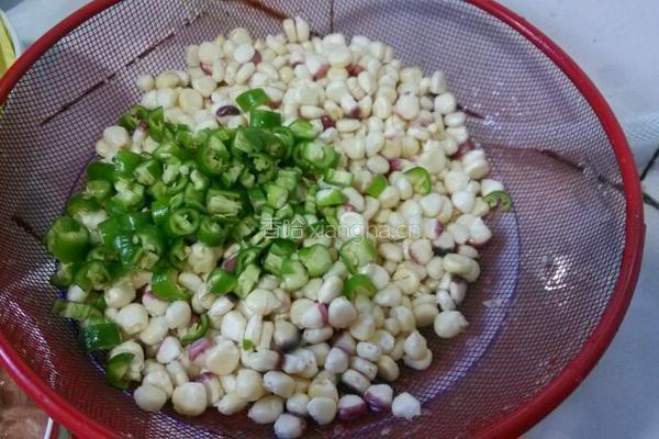 青椒玉米的做法图解2