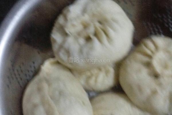 包子（芹菜.胡萝卜.牛肉馅的包子）的做法图解7