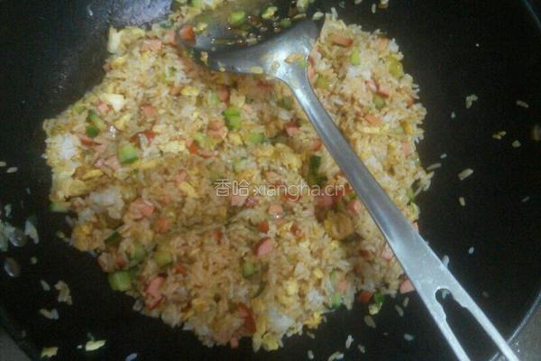 香肠蛋炒饭的做法图解1
