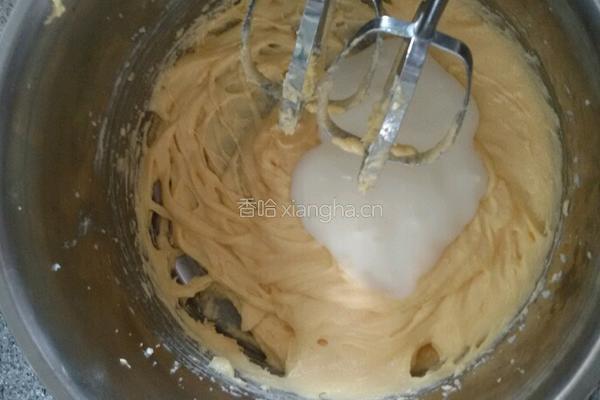 蓝莓纸杯小蛋糕。的做法图解4