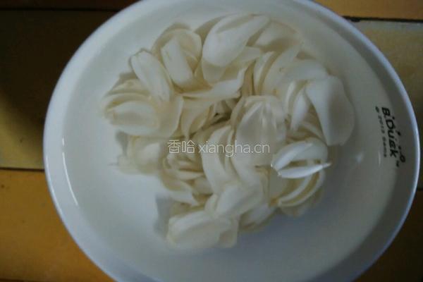 夏天爽口菜的做法图解1