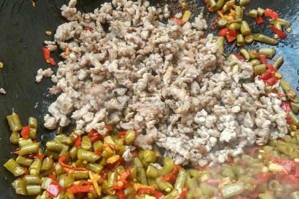 自制酸豆角炒肉末的做法图解8