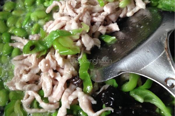 青椒肉丝炒毛豆的做法图解10
