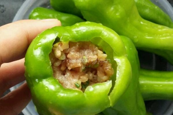 虎皮肉末青椒的做法图解3
