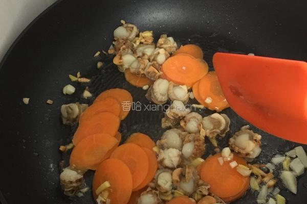贝肉炒乌冬面的做法图解5