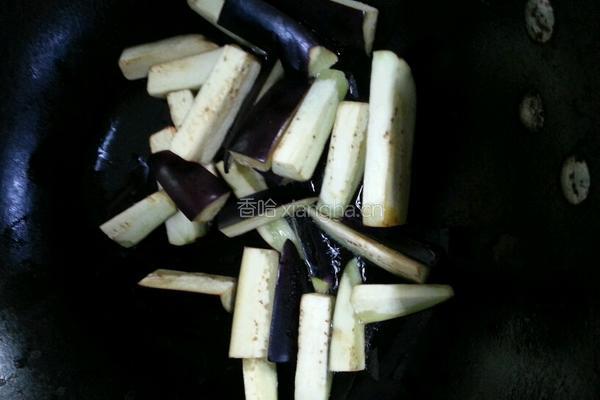 酱烧茄子的做法图解1