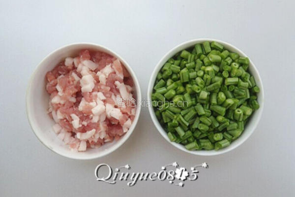 肉丁炒豇豆的做法图解2