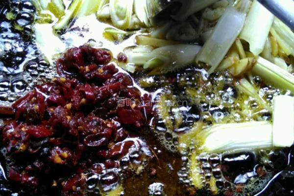 干锅香菇鸡的做法图解4