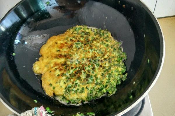 韭菜鸡蛋饼的做法图解4