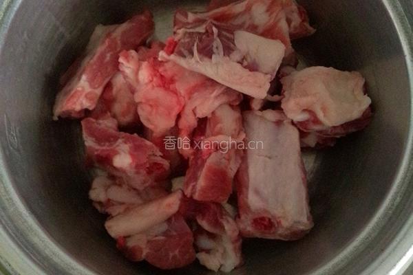 冬瓜排骨的做法图解1