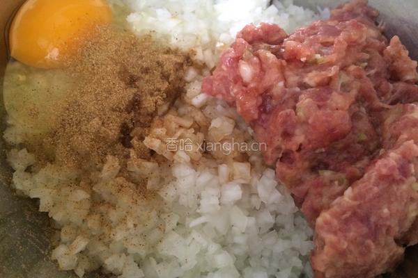 洋葱肉丸子的做法图解3