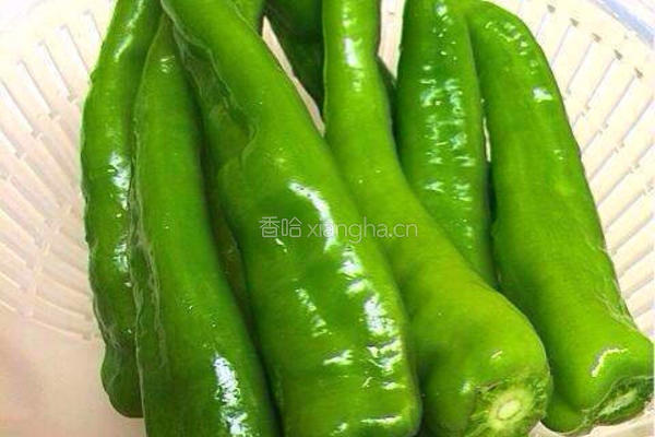 虎皮青椒的做法图解1
