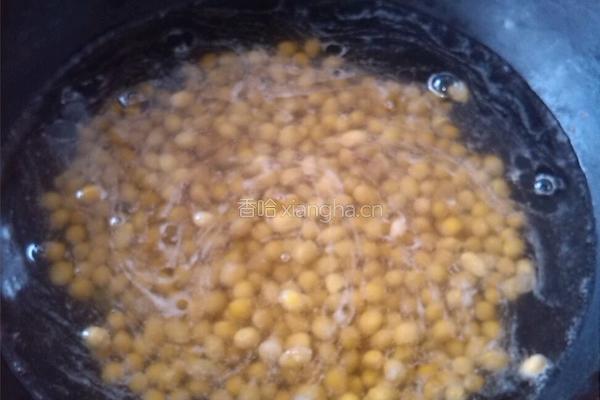 番茄烩黄豆的做法图解2