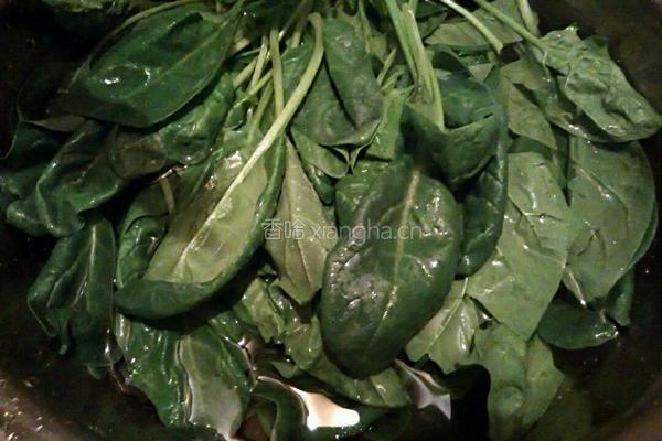 凉拌菠菜金针菇的做法图解1