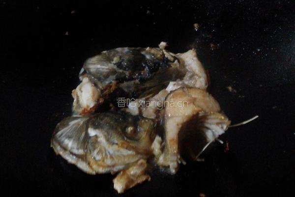 豆腐鱼头汤的做法图解3