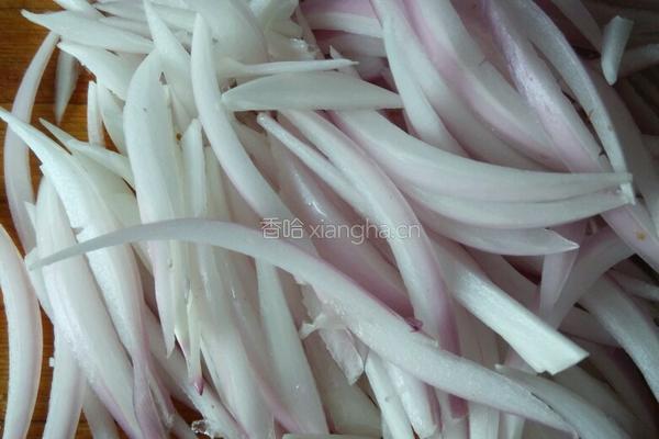 素炒土豆洋葱青椒丝的做法图解1