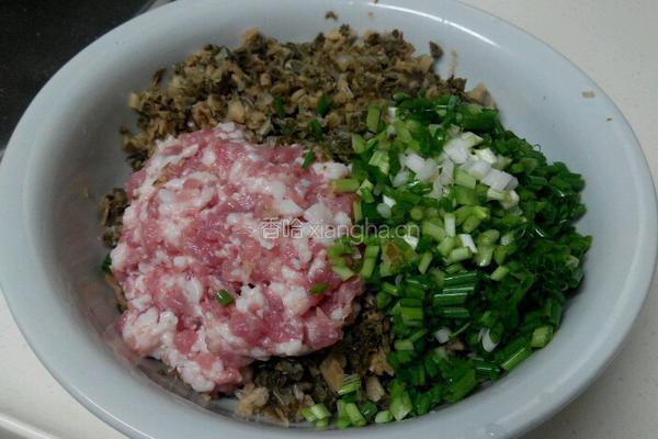 干菜猪肉馅儿包子的做法图解3