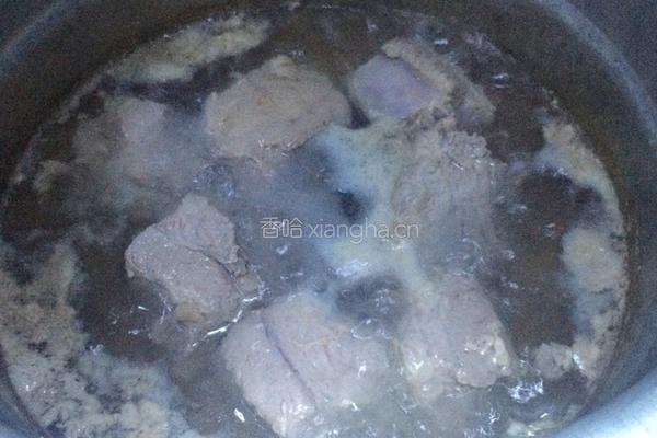 糖醋排骨的做法图解1