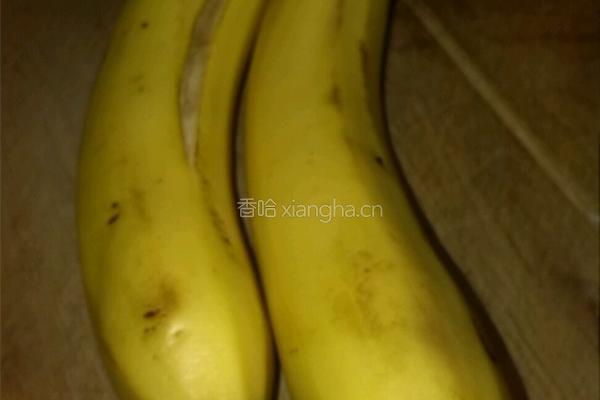 油炸香蕉的做法图解1