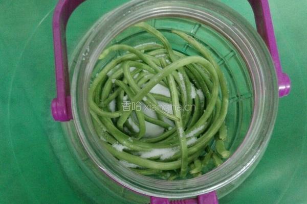 自制酸豆角的做法图解2