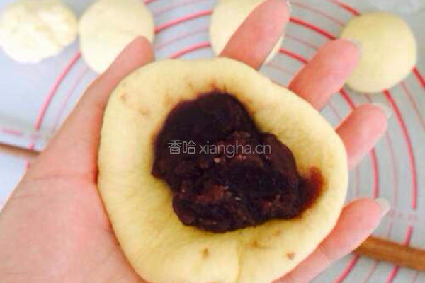 早餐:红豆酥皮包的做法图解5