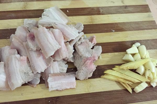 回锅肉的做法图解1