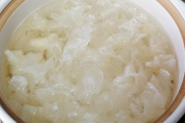 银耳莲子羹的做法图解5