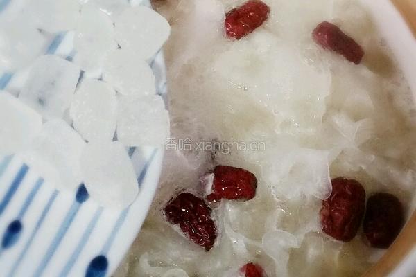 银耳莲子羹的做法图解8