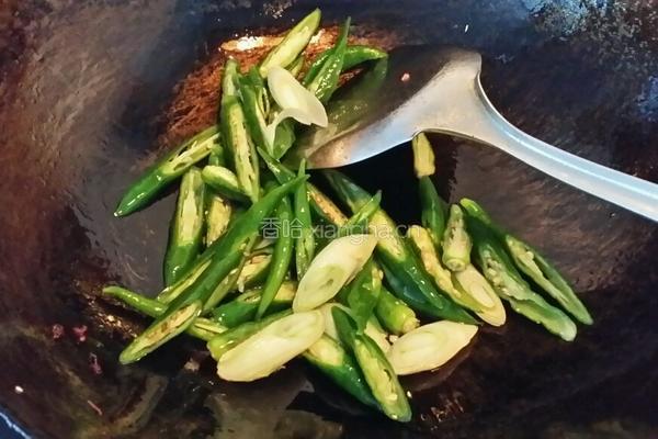 尖椒炒土豆片的做法图解3