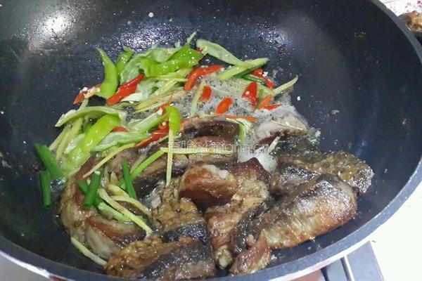香辣鱼块的做法图解5