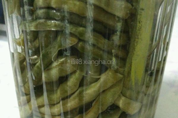酸豆角炒蛋的做法图解2