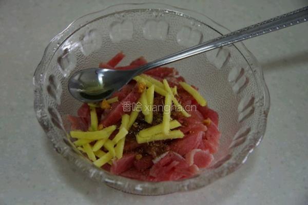 泡菜炒肉的做法图解1