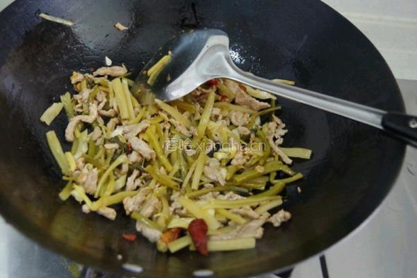 泡菜炒肉的做法图解5