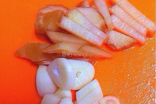 土豆炖排骨的做法图解1