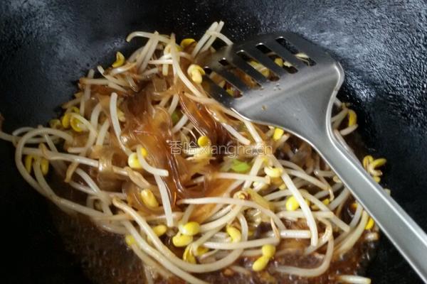 黄豆芽炒粉条的做法图解7