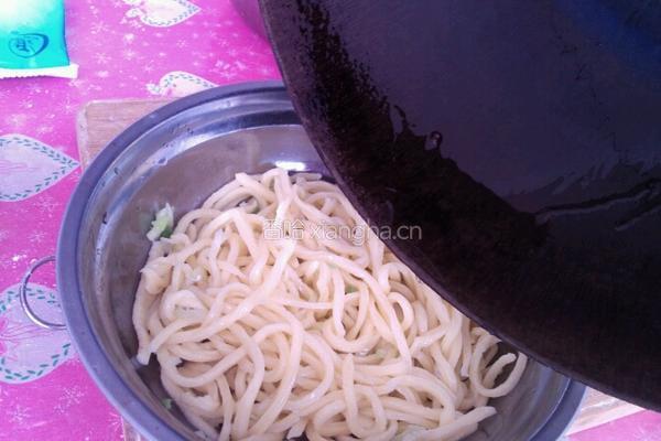 油泼鸡蛋面的做法图解9