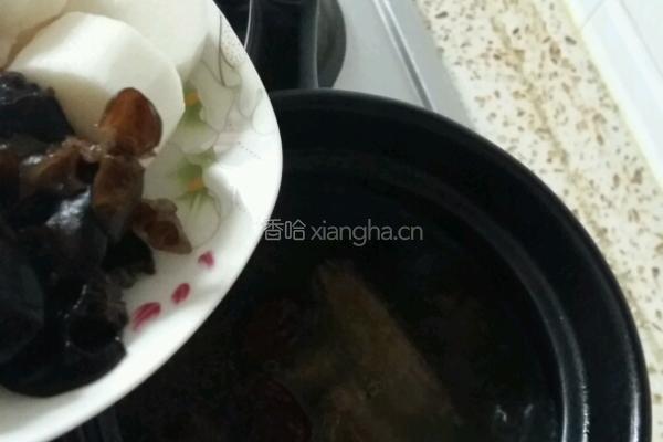 当归鸽汤的做法图解10
