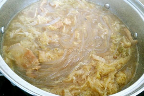 酸菜猪肉炖粉条的做法图解12