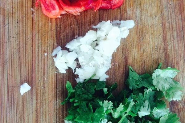 凉拌黄花菜的做法图解3