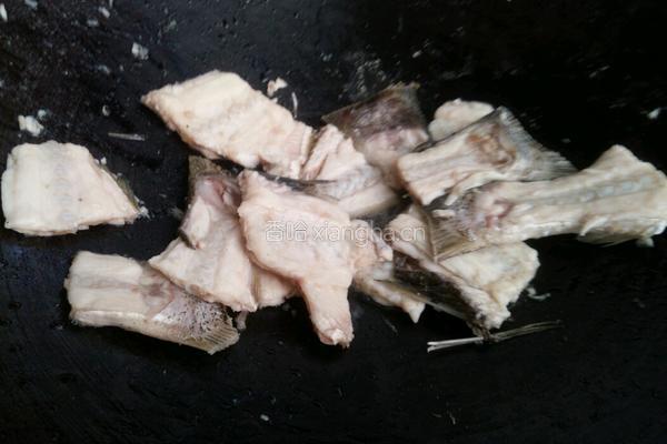 鱼骨煲冬瓜的做法图解4