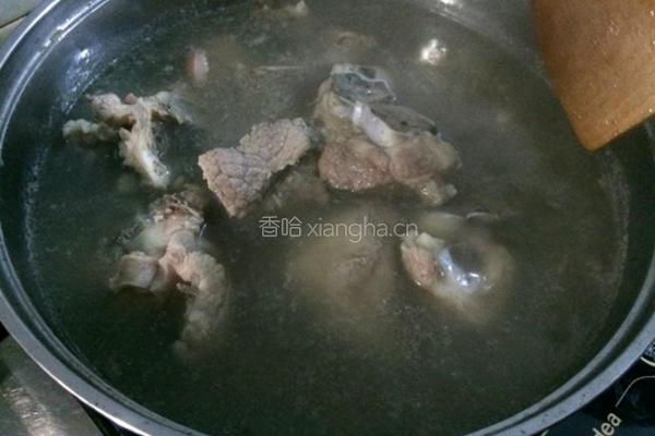 虫草花猪骨玉米汤的做法图解3